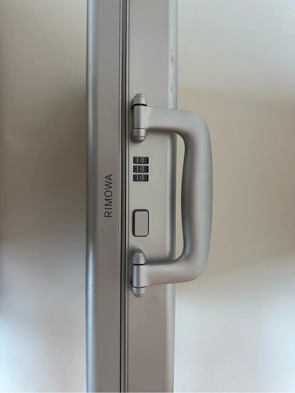 rimowa briefcase